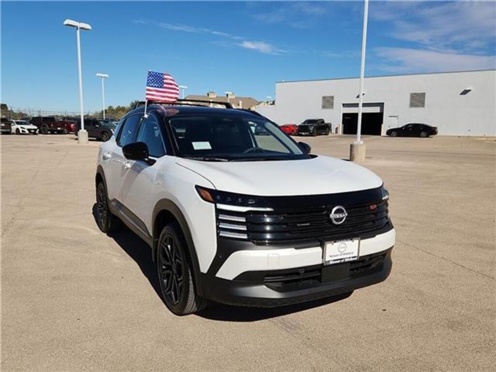 New 2026 Nissan Kicks SR Front-Wheel Drive