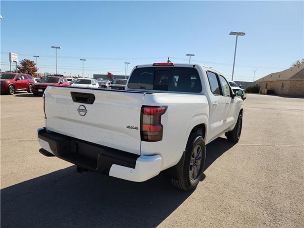 New 2026 Nissan Frontier SV 4x4 Crew Cab 5 ft. box 126 in. WB