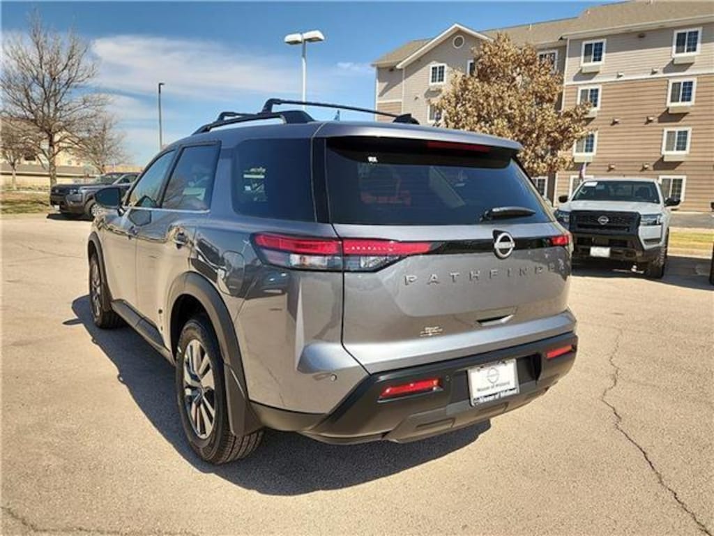 New 2026 Nissan Pathfinder SV Front-Wheel Drive