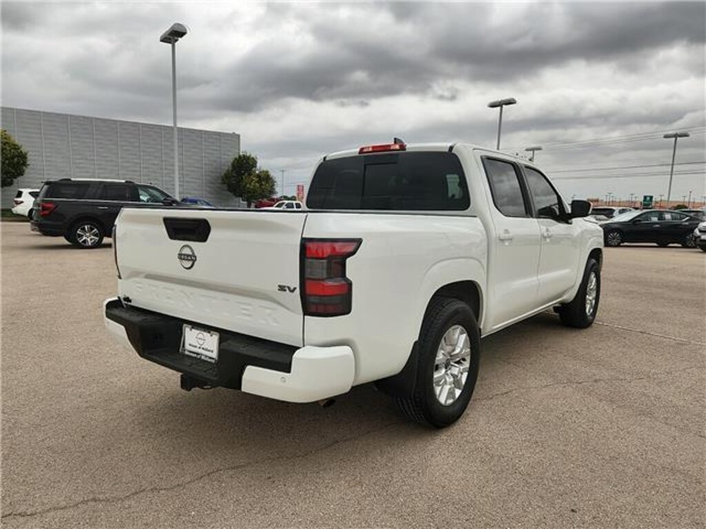 Used 2024 Nissan Frontier SV (A9) 4x2 Crew Cab 5 ft. box 126 in. WB Crew Cab