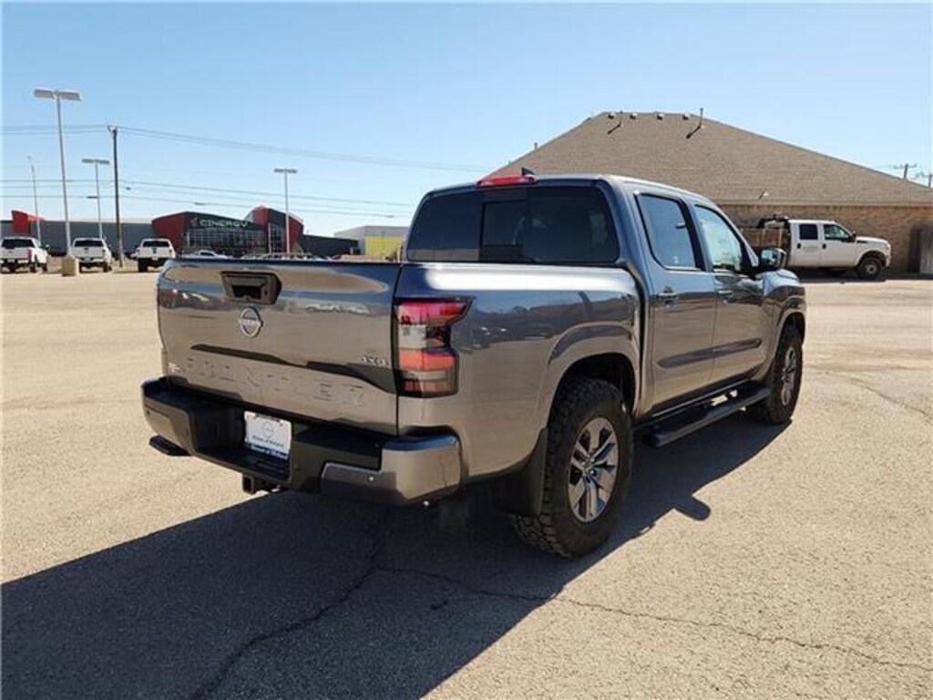 New 2026 Nissan Frontier SV 4x4 Crew Cab 5 ft. box 126 in. WB