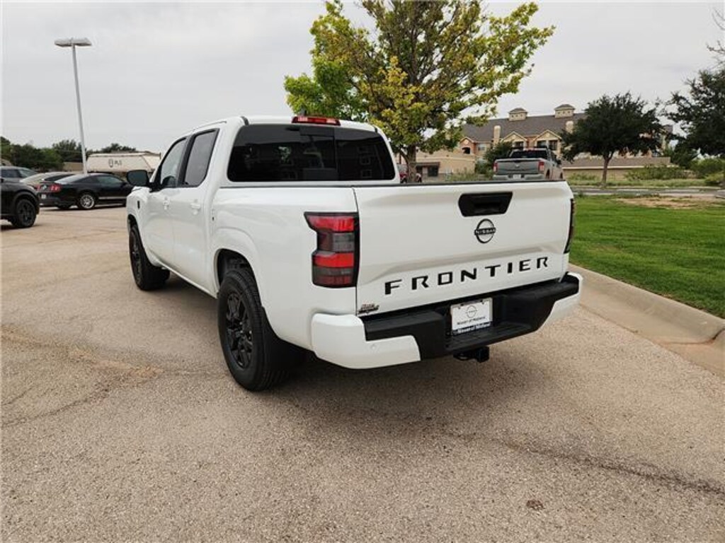New 2026 Nissan Frontier SV 4x2 Crew Cab 5 ft. box 126 in. WB Crew Cab