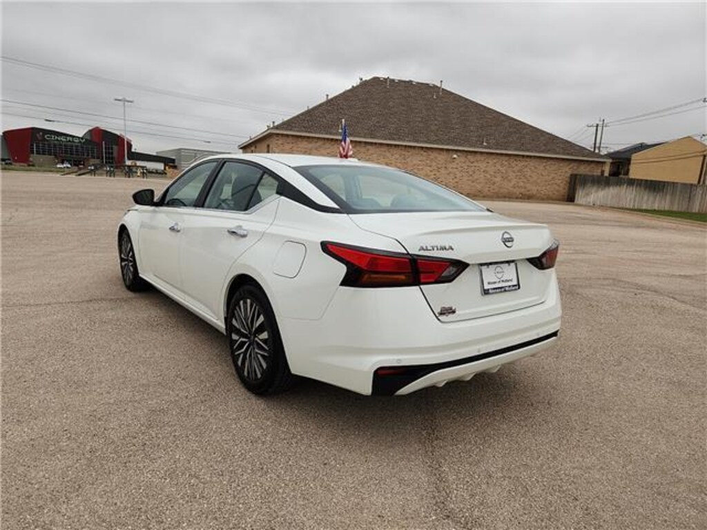 Used 2025 Nissan Altima SV Sedan
