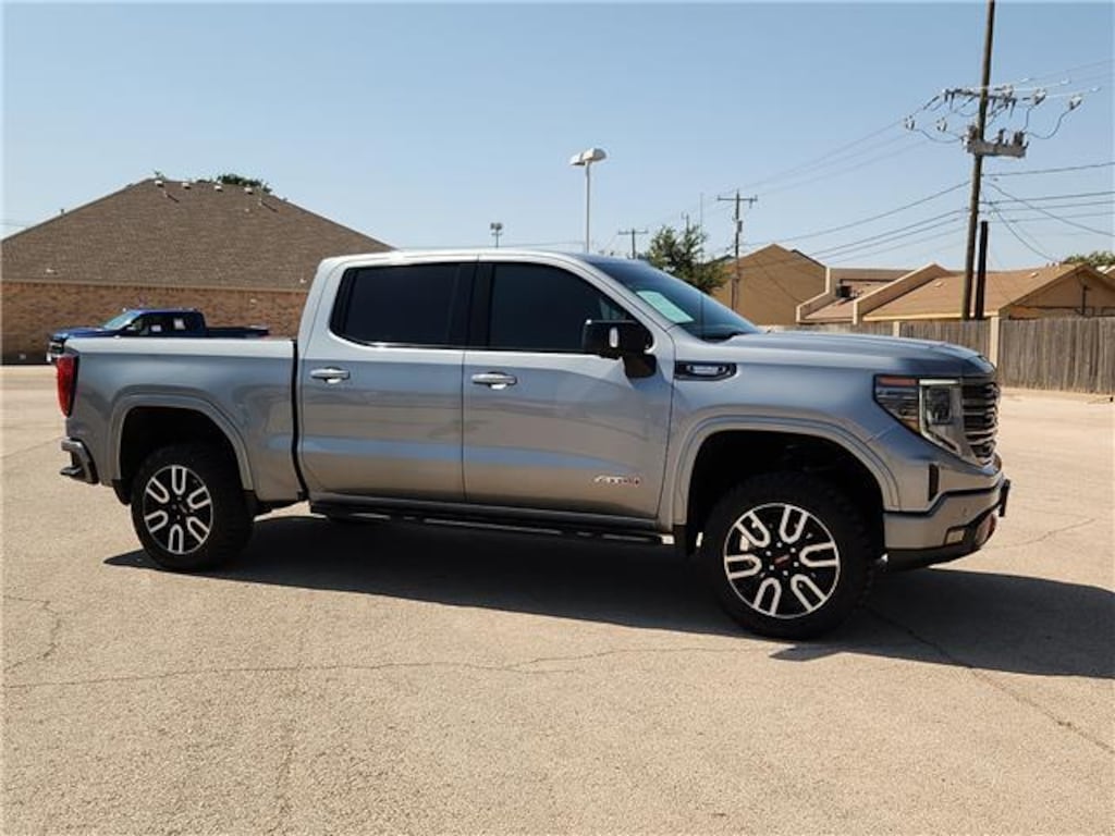 Used 2023 GMC Sierra 1500 AT4 4x4 Crew Cab 5.75 ft. box 147.4 in. WB Crew Cab