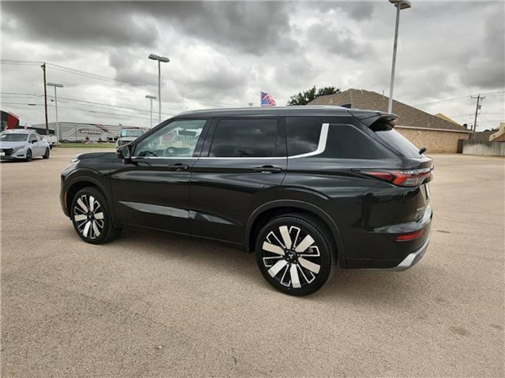 Used 2025 Mitsubishi Outlander SEL SUV