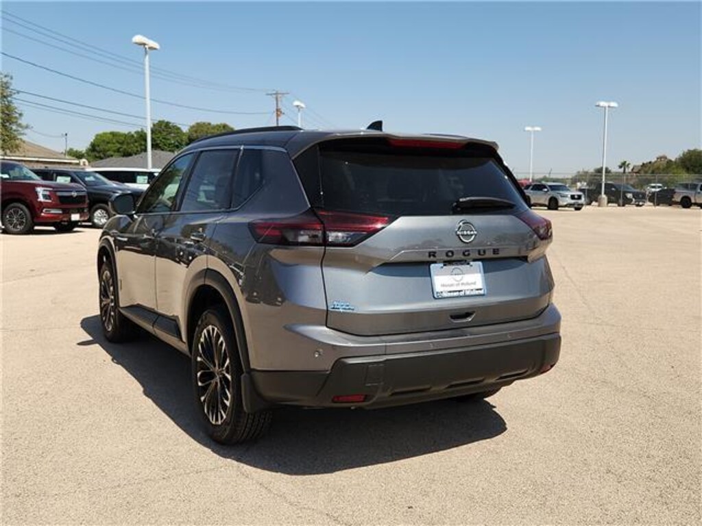 New 2026 Nissan Rogue Dark Armor Front-Wheel Drive 2026.5 Crossover