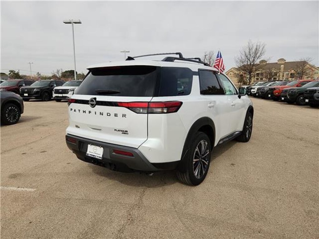 New 2026 Nissan Pathfinder Platinum 4x4