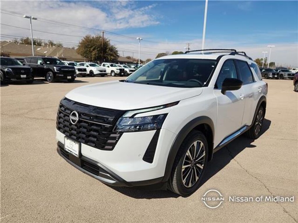 New 2026 Nissan Pathfinder Platinum Front-Wheel Drive