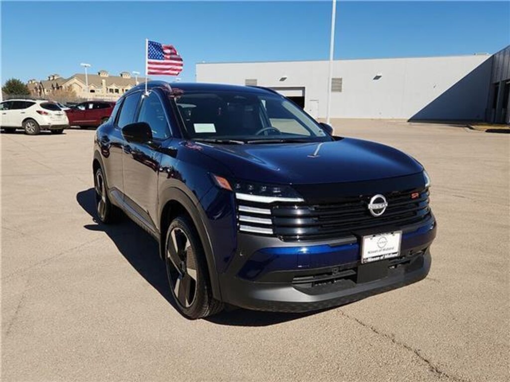 New 2026 Nissan Kicks SR Front-Wheel Drive