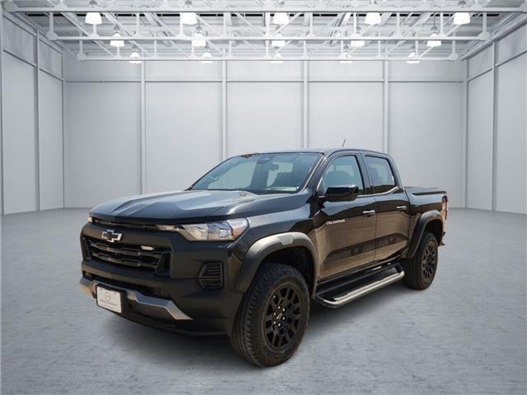 Used 2023 Chevrolet Colorado Trail Boss 4x4 Crew Cab 5 ft. box 131 in. WB Crew Cab