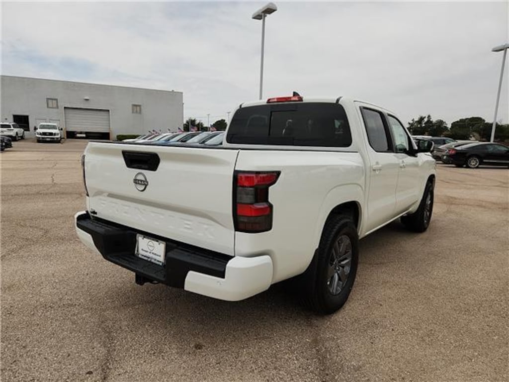 New 2026 Nissan Frontier SV 4x2 Crew Cab 5 ft. box 126 in. WB Crew Cab