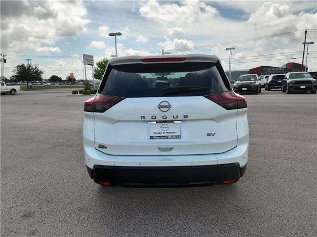 Used 2024 Nissan Rogue SV Crossover