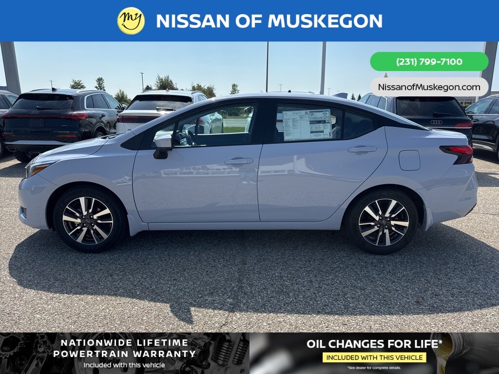 2025 Nissan Versa 1.6 SV photo 4
