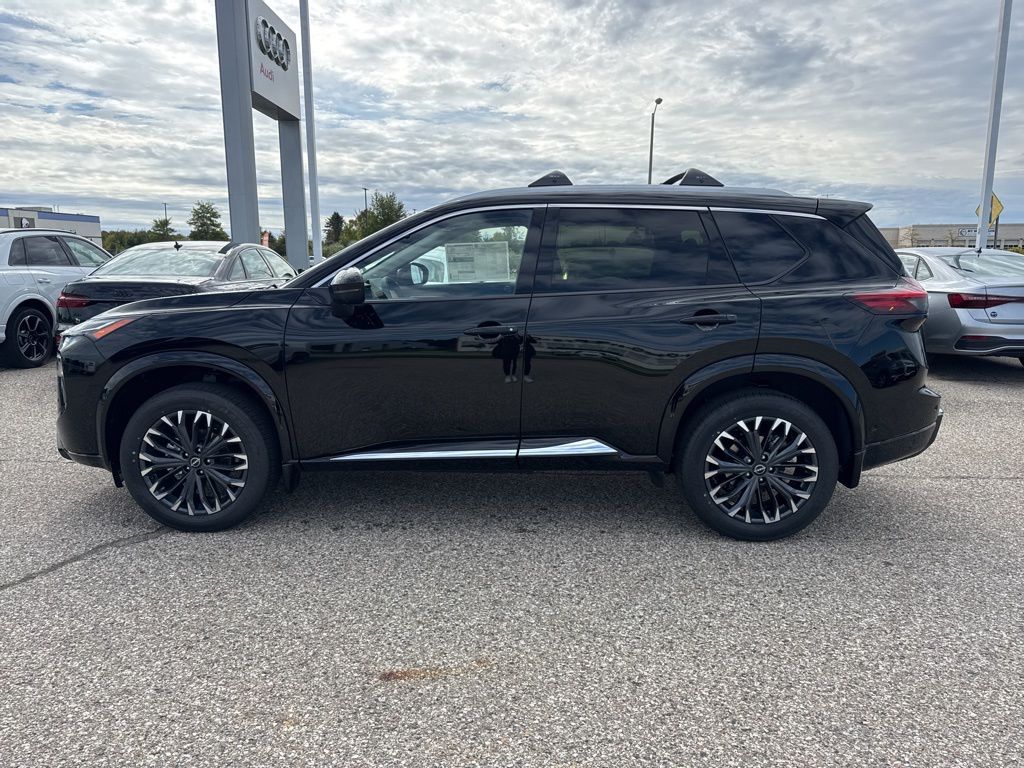 2026 Nissan Rogue Platinum photo 4