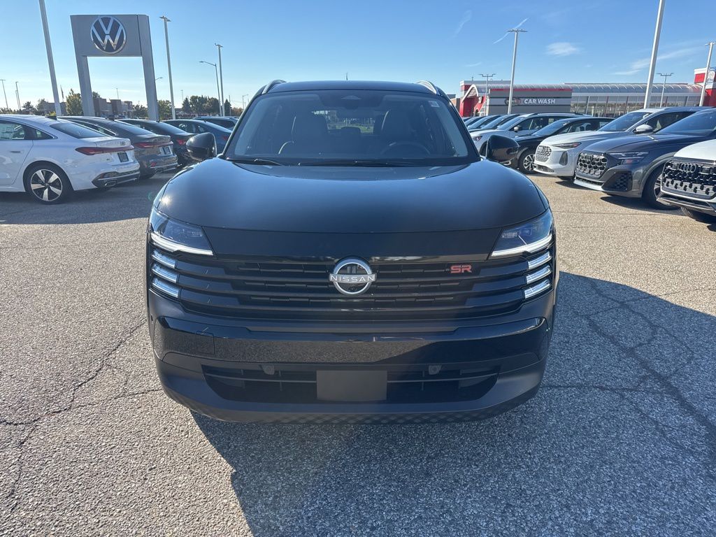 2026 Nissan Kicks SR photo 2