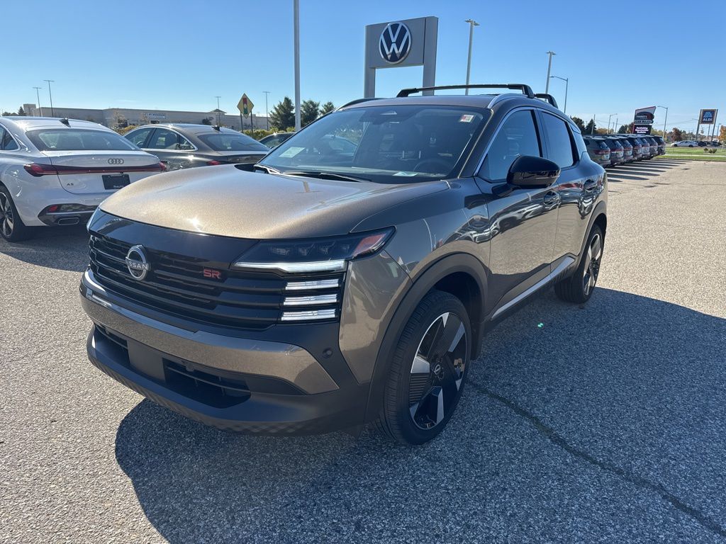 2026 Nissan Kicks SR photo 3