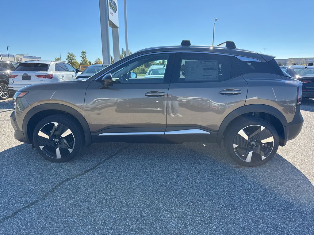 2026 Nissan Kicks SR photo 4