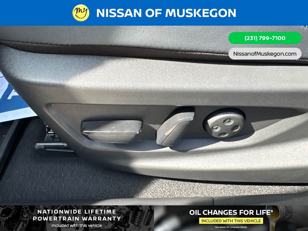 2026 Nissan LEAF Platinum+ - Photo 13