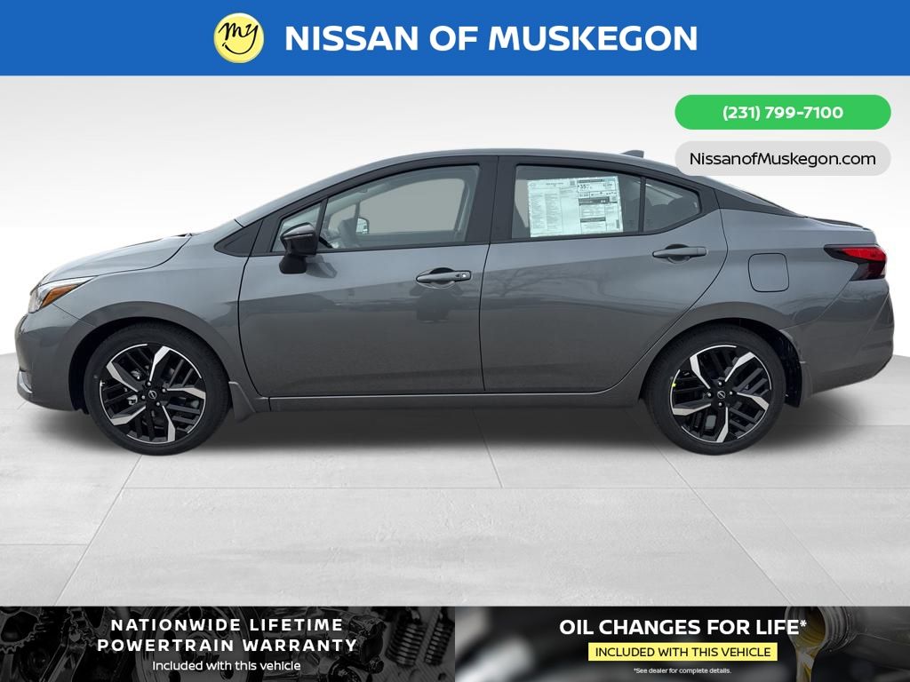 2025 Nissan Versa 1.6 SR photo 2