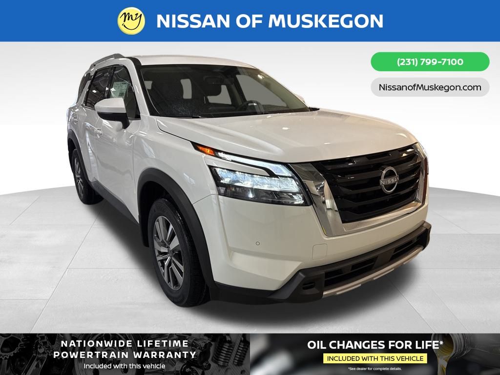 2025 Nissan Pathfinder SL's photo