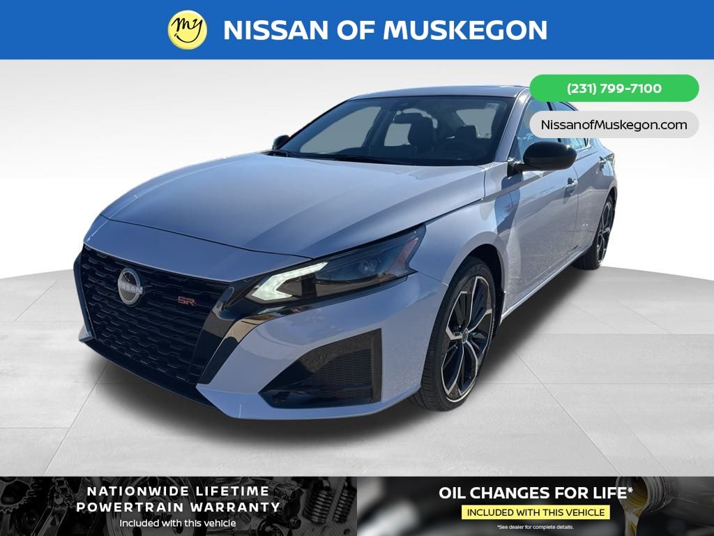 2025 Nissan Altima 2.5 SR photo 3