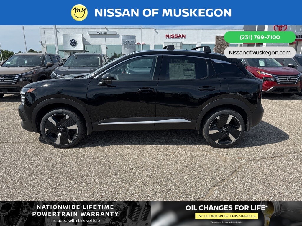 2025 Nissan Kicks SR photo 3