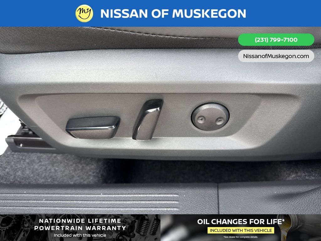 2026 Nissan Rogue SV photo 4