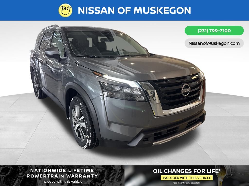 2025 Nissan Pathfinder SL's photo