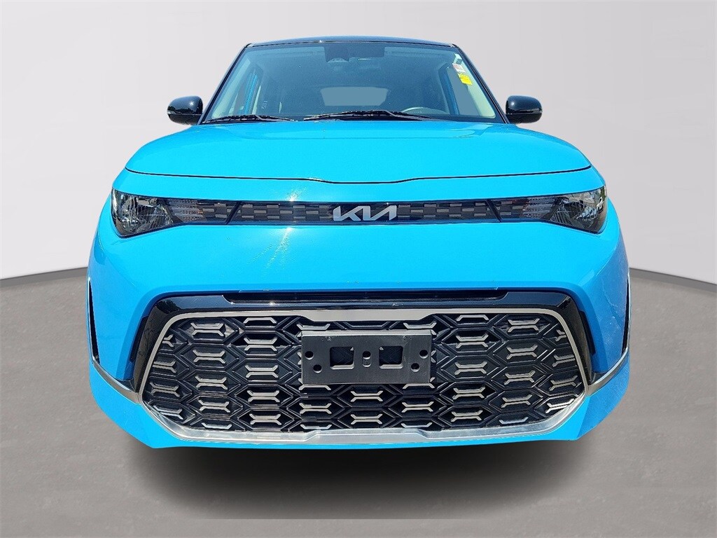 2024 Kia Soul GT-Line photo 2