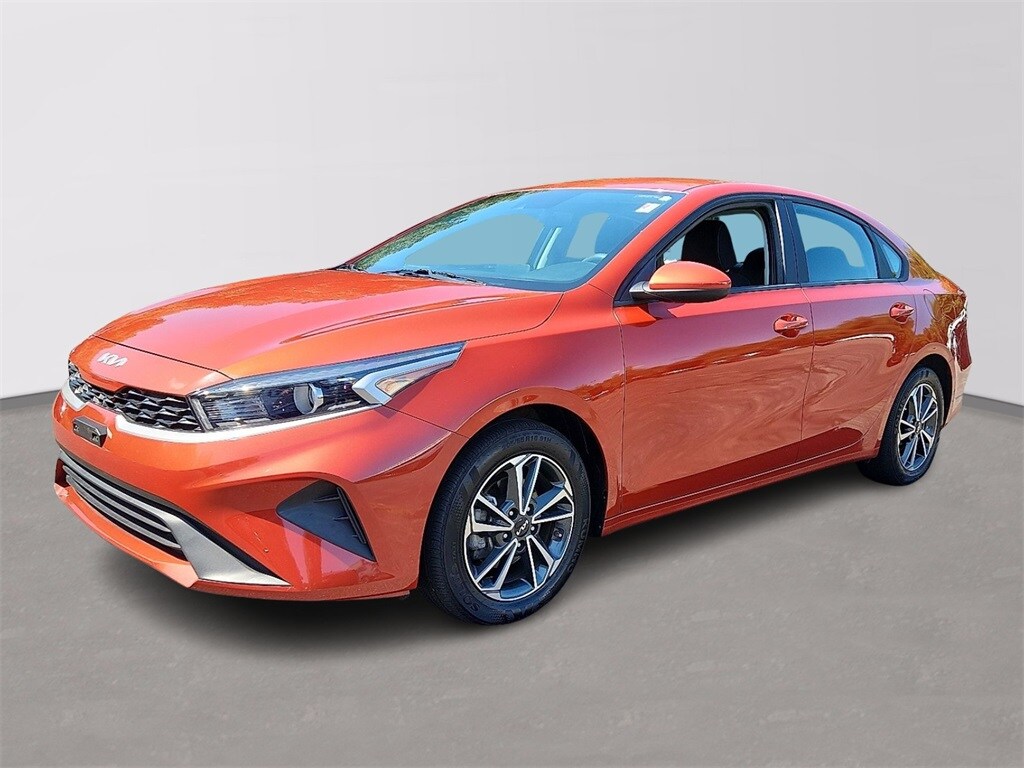 2023 Kia Forte LXS photo 3