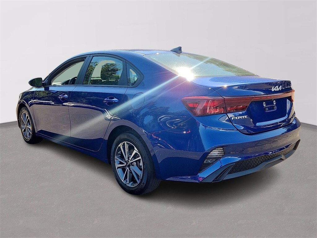 2023 Kia Forte LXS photo 4