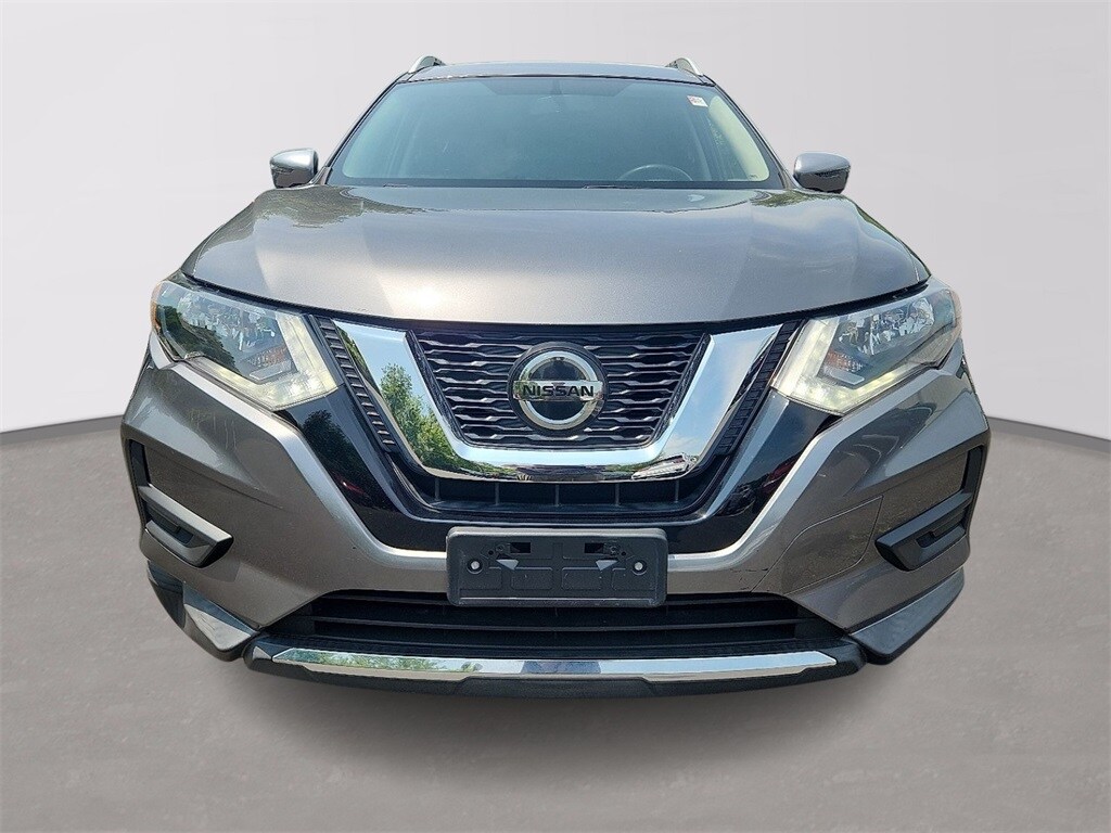 2018 Nissan Rogue SV photo 2