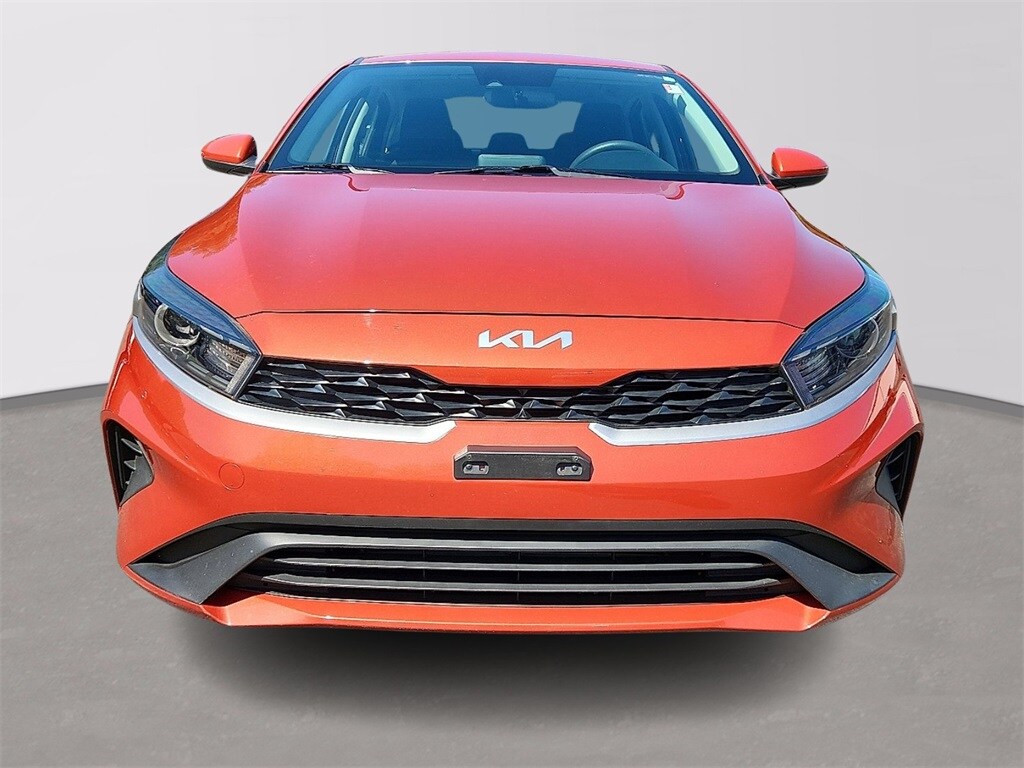 2023 Kia Forte LXS photo 2