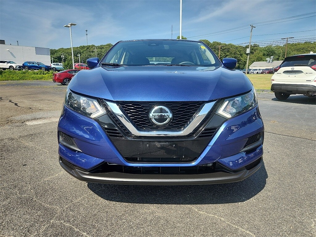 2022 Nissan Rogue Sport S photo 2