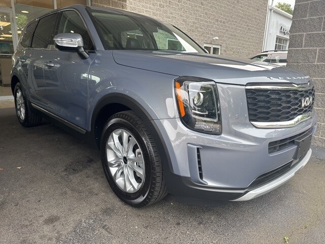 2022 Kia Telluride LX photo 2