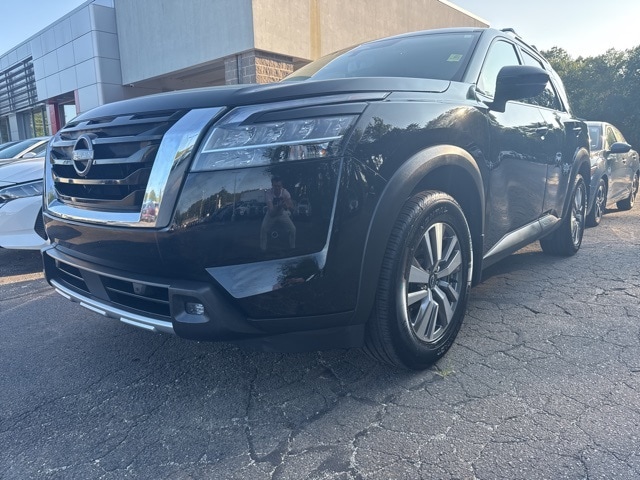 2022 Nissan Pathfinder SL