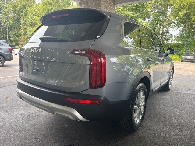 2022 Kia Telluride LX photo 3