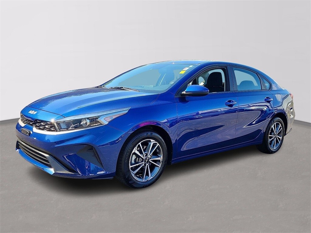2023 Kia Forte LXS photo 3