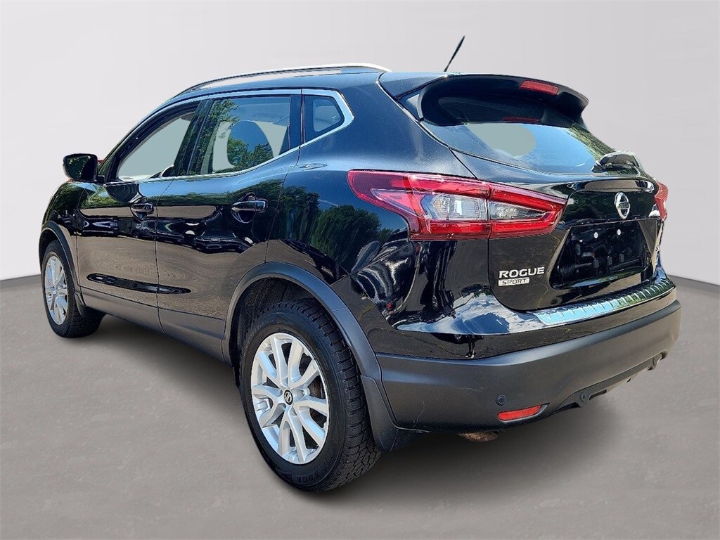 2021 Nissan Rogue Sport SV photo 3
