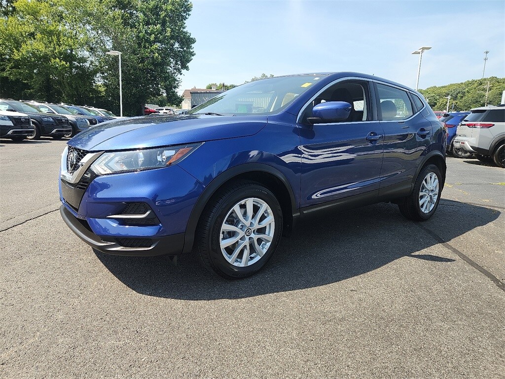 2022 Nissan Rogue Sport S photo 3