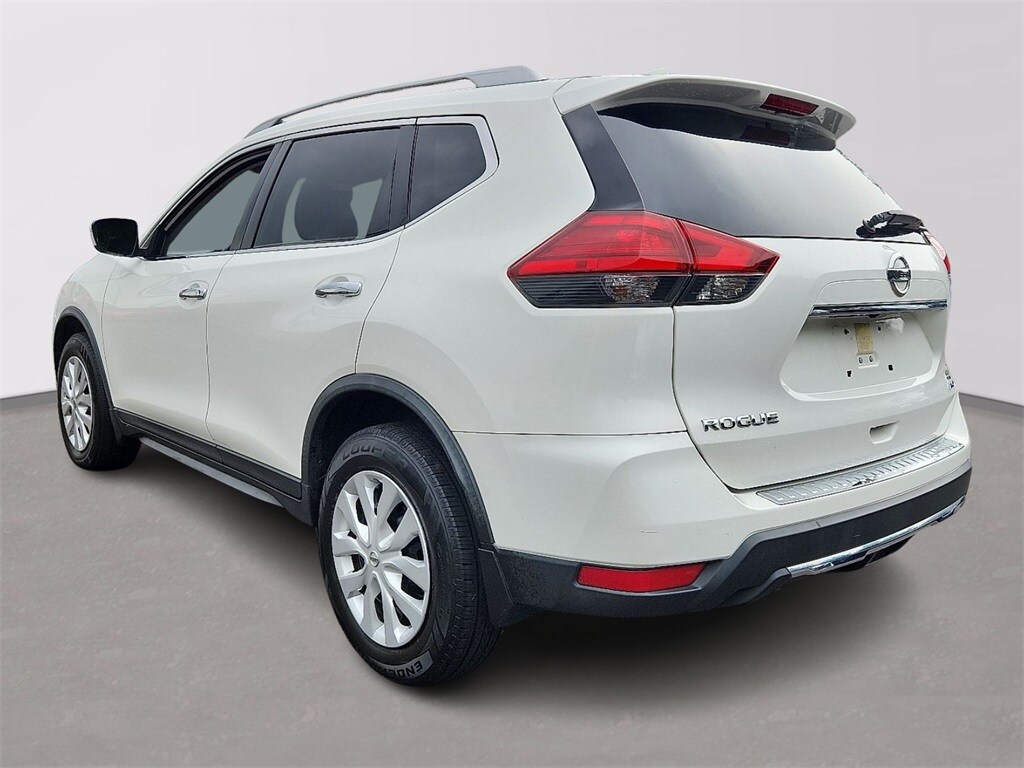 2017 Nissan Rogue S photo 4