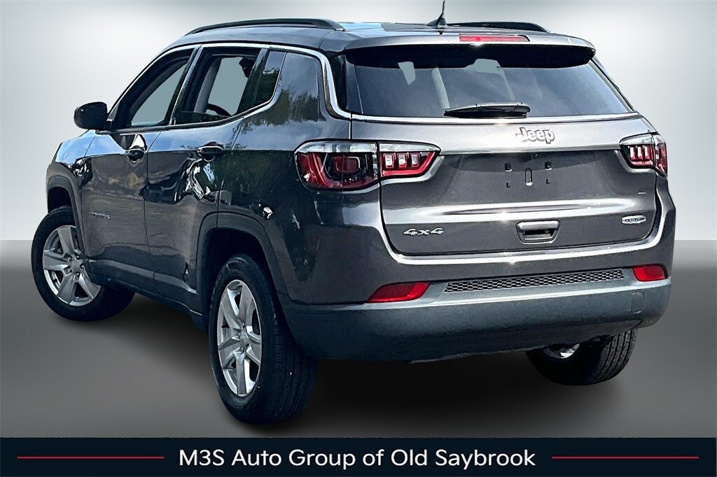 2022 Jeep Compass Latitude photo 4