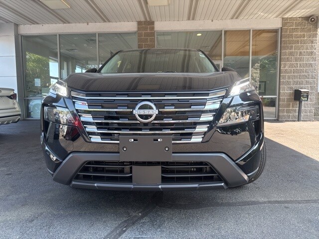 2026 Nissan Rogue SV photo 2