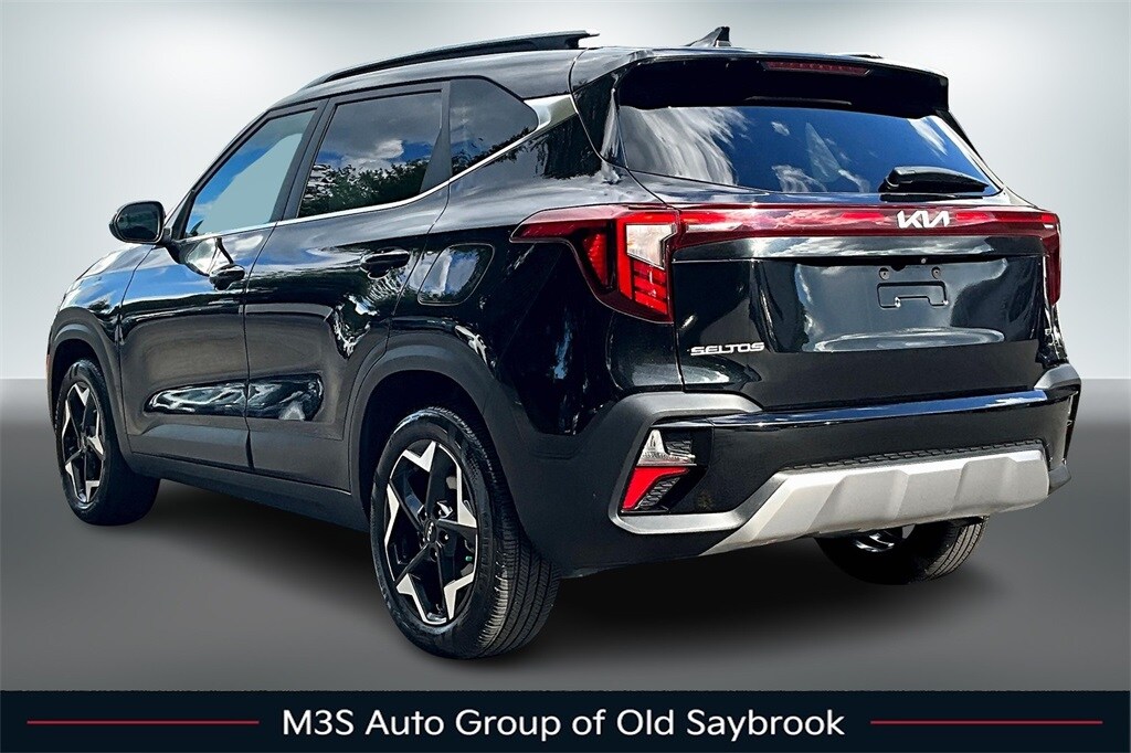 2024 Kia Seltos EX photo 4