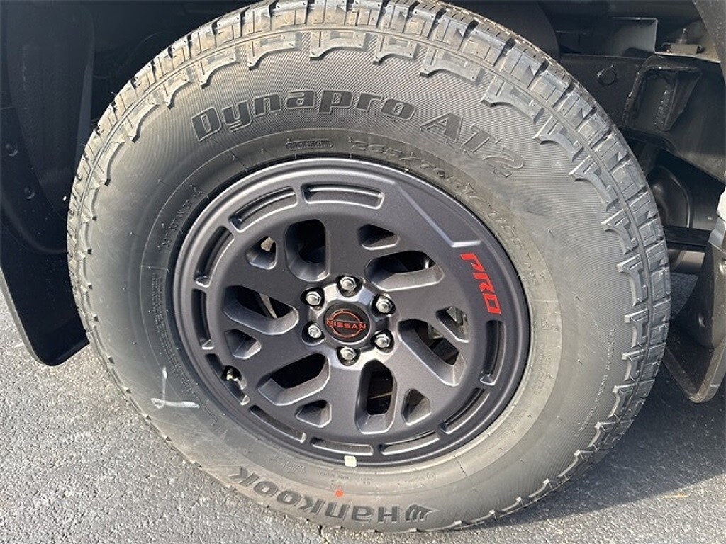 2025 Nissan Frontier PRO-X photo 3