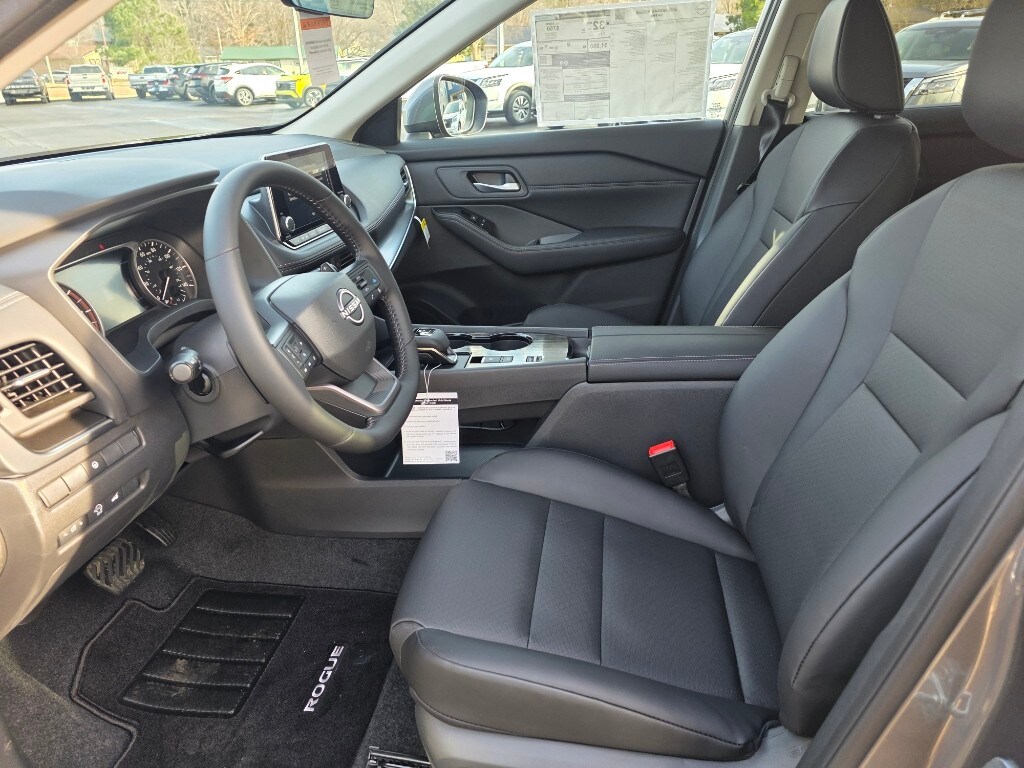 2026 Nissan Rogue SV - Photo 12