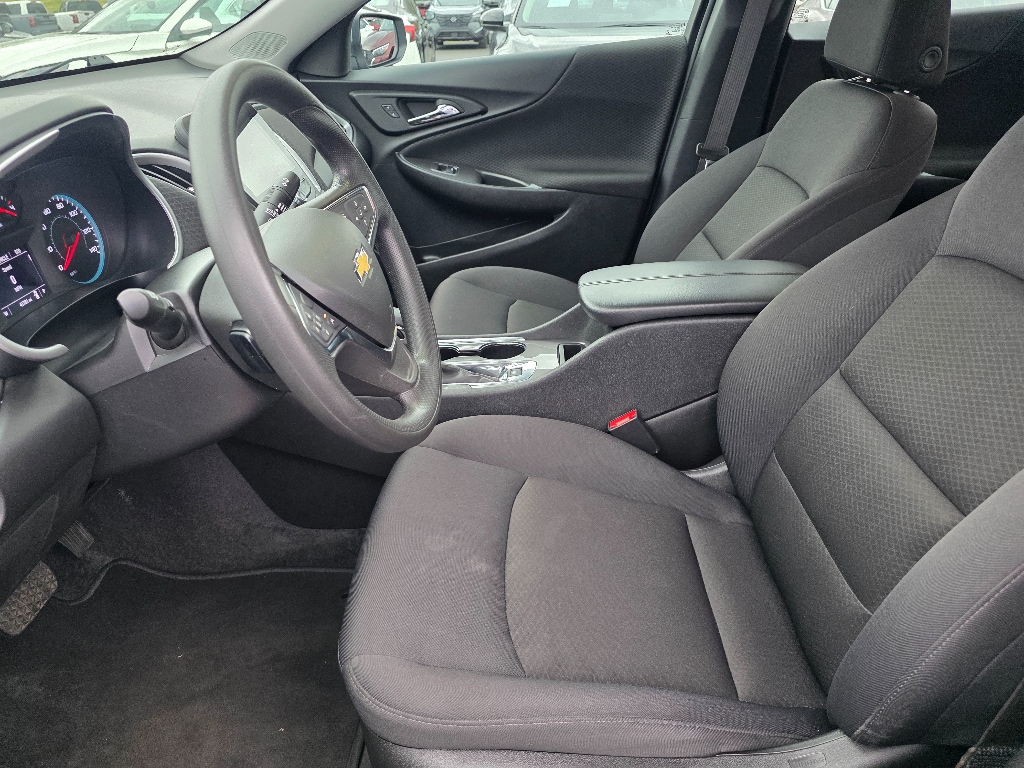 2025 Chevrolet Malibu 1LT - Photo 13