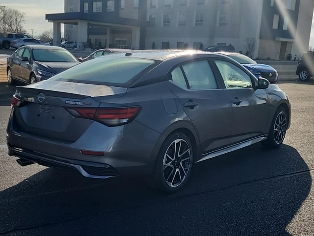 2025 Nissan Sentra SR photo 3