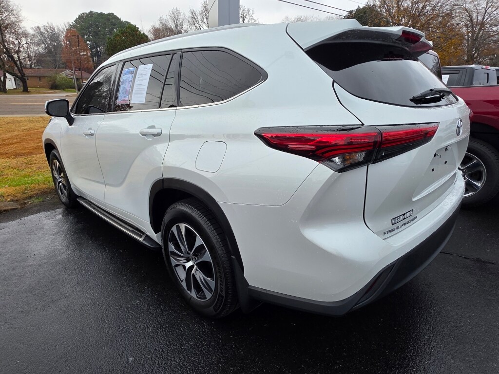 2022 Toyota Highlander XLE photo 4