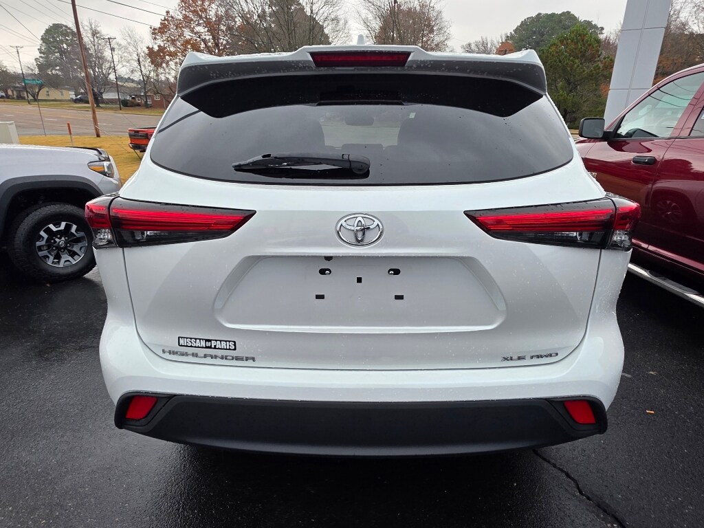 2022 Toyota Highlander XLE photo 3